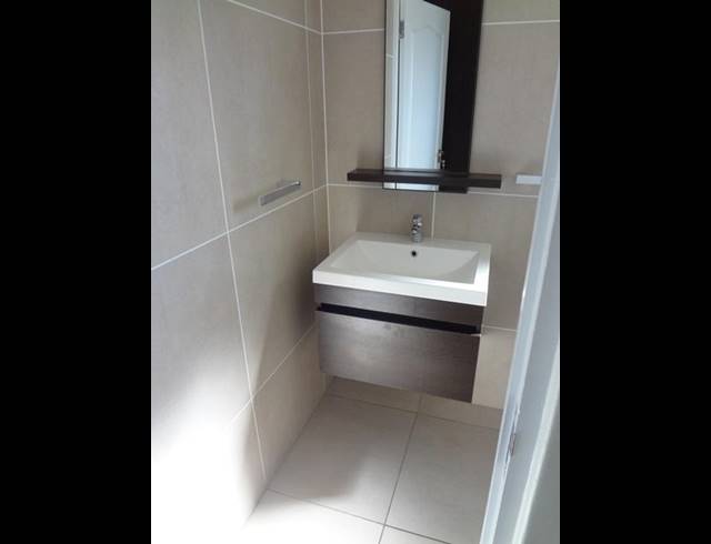 1 BEDROOM PROPERTY TO RENT IN DE VELDE